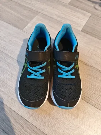 Baskets Asics Pointure 33.5