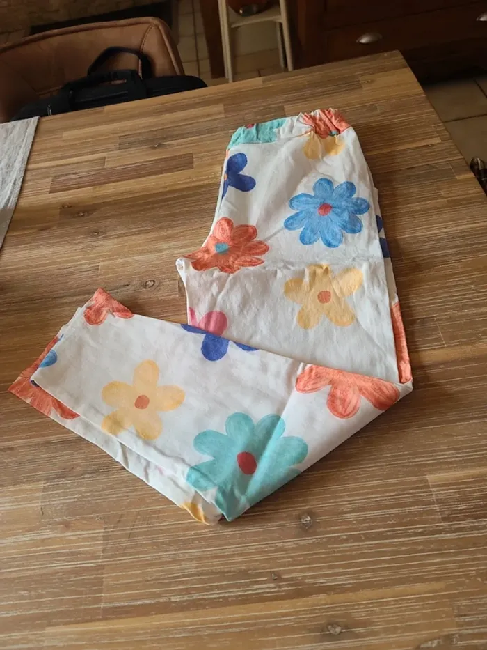 Pantalon fleurs - photo numéro 2