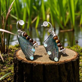 Boucles d’oreilles Papillon Vertes – Résine & Œil de Tigre  