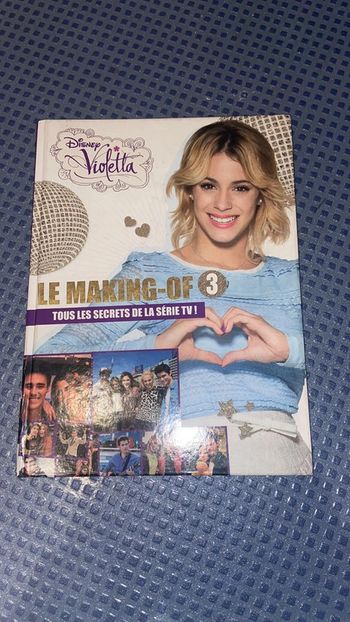 Livre le making-of tout les secrets de violetta