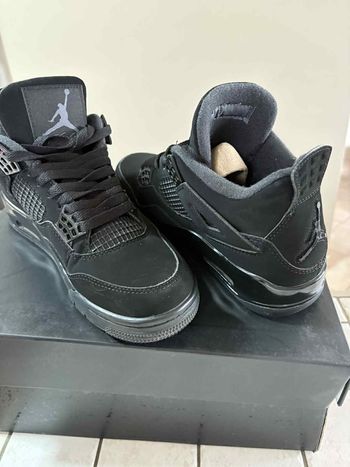 Baskets Air Jordan 4 Retro Noir