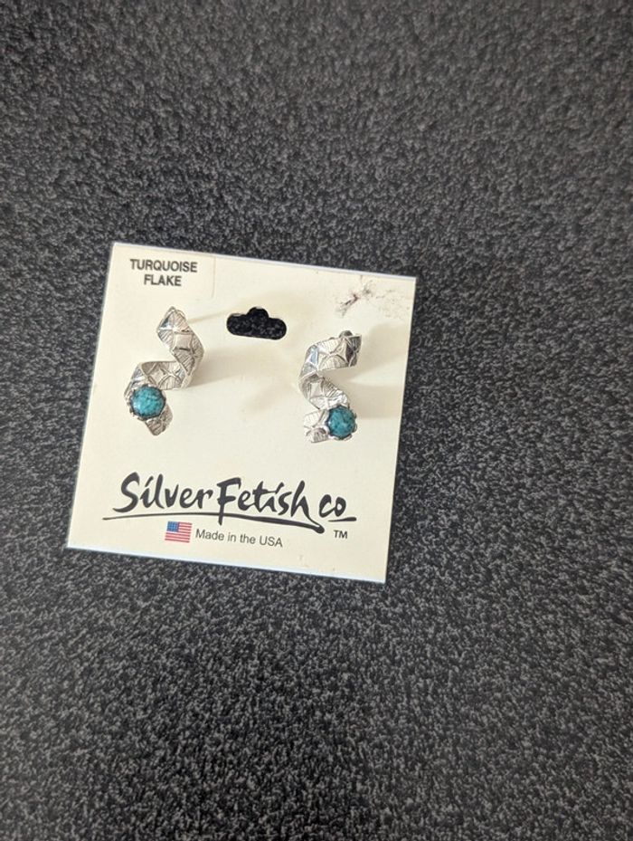 Boucles d'oreilles neuves - photo numéro 2