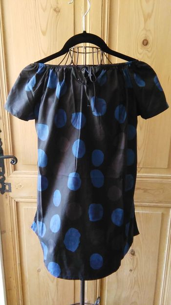 Blouse noir à pois bleu