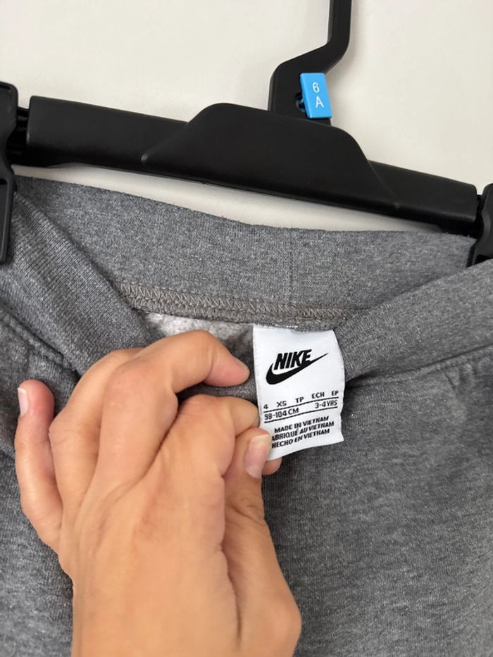 👖jogging fille Nike - 3-4 ans - bon état - photo numéro 5