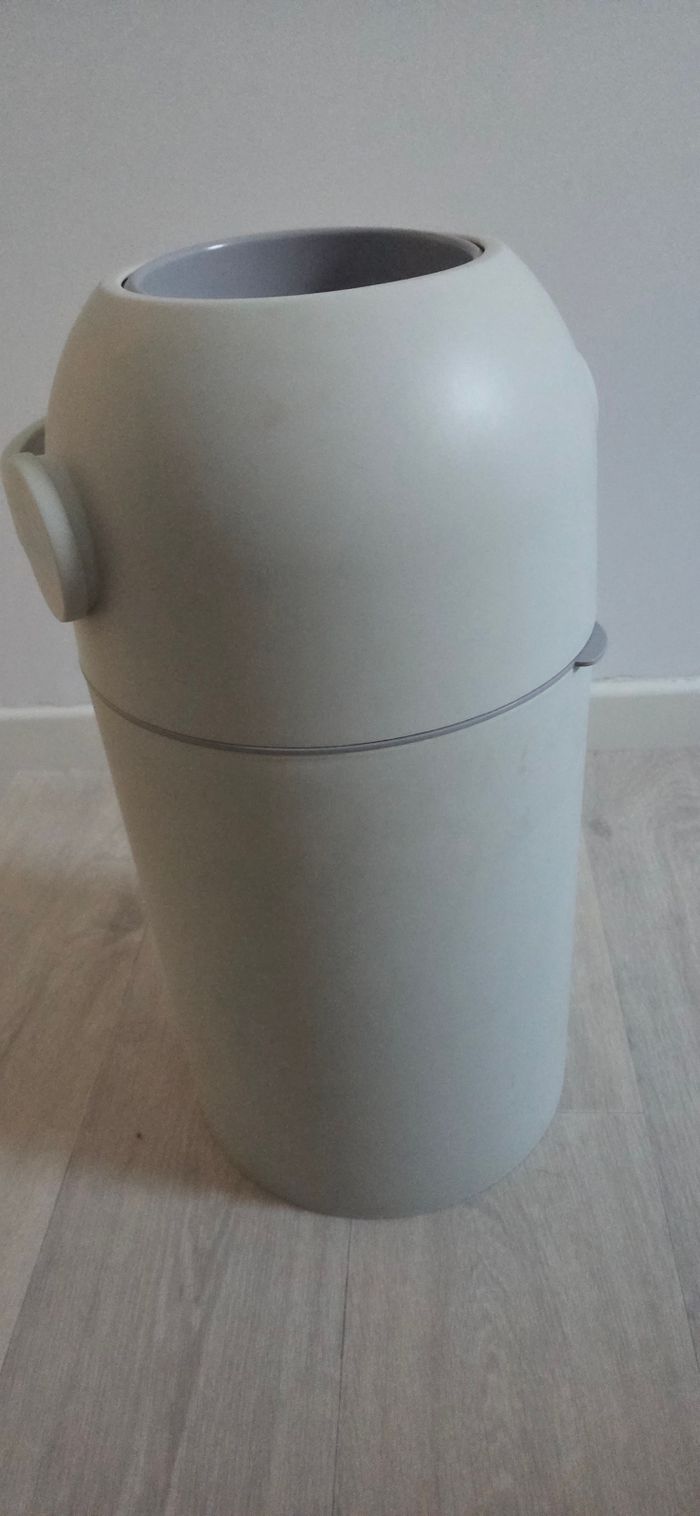 Poubelle a couches sans recharges chicco