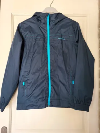Veste coupe vent imperméable Quechua Décathlon