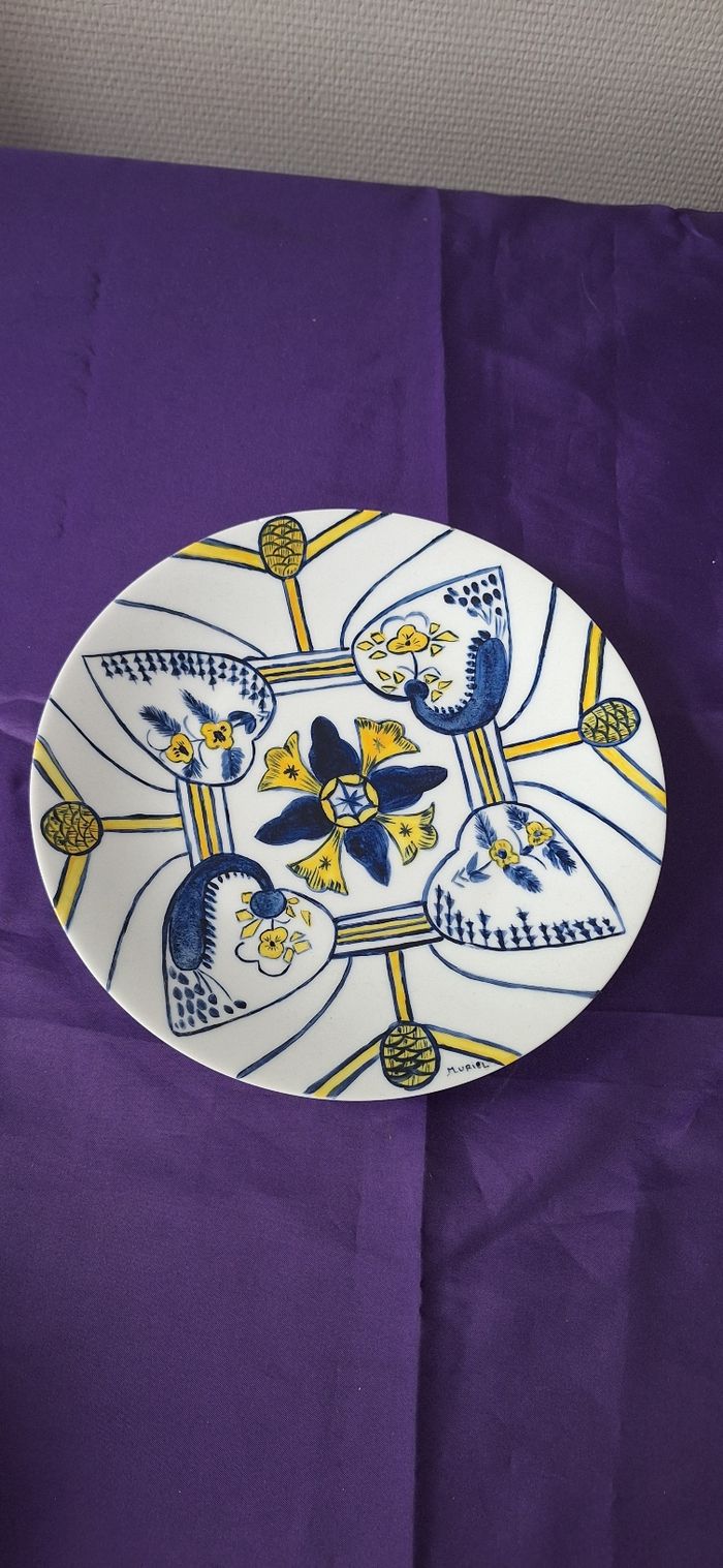 Assiette porcelaine de limoges ,signée Muriel - photo numéro 1
