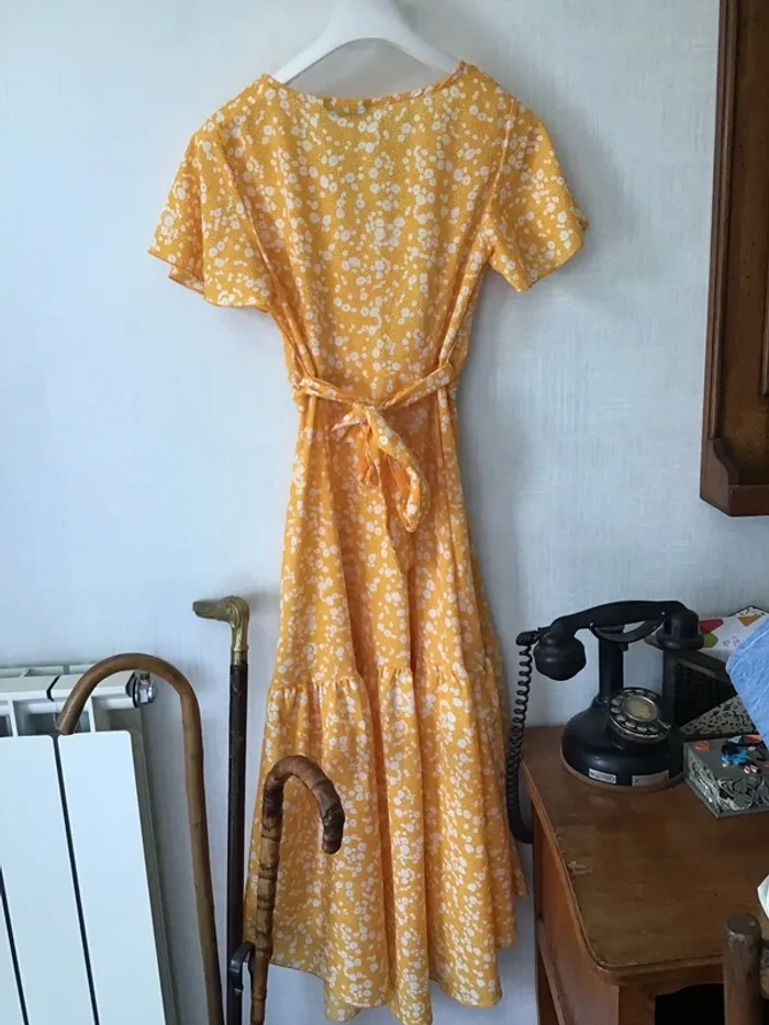 Robe longue d’été jaune et blanche - photo numéro 2