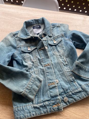 Veste, jeans Kiabi, huit ans