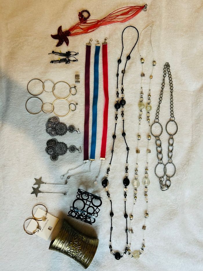 Lot bijoux fantaisie - photo numéro 1
