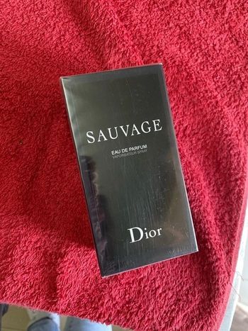 Neuf avec étiquette Dior