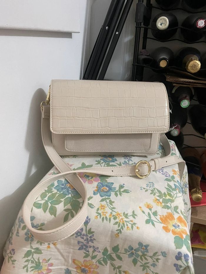 Valeur neuve 75€ sac à bandoulière galerie lafayette effet croco - photo numéro 7