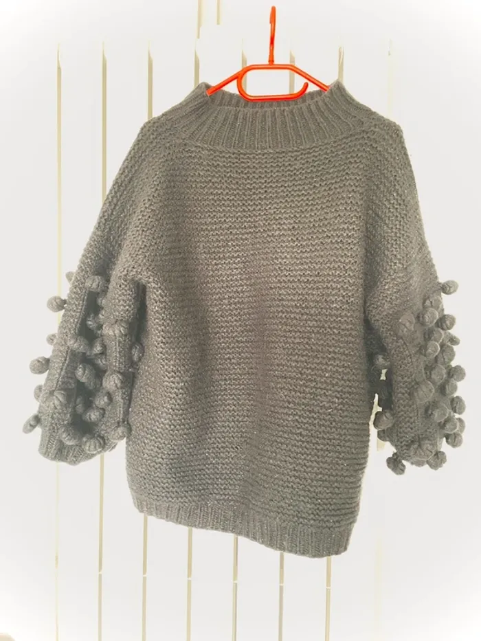 Magnifique sweat noir - photo numéro 4