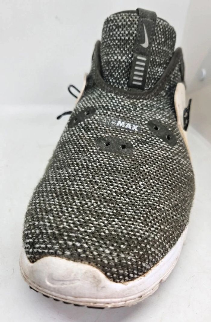 Paire de AirMax
Nike.
Pointure 41. - photo numéro 12