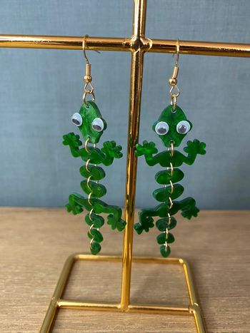 Boucles d oreilles acrylique lézard fun
