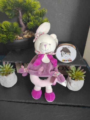 Hochet Lapin DC2700 Cerise doudou Et Compagnie plat mouchoir  #geektradedoudou