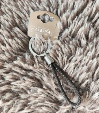 Porte clé cordon cuir Carpisa
