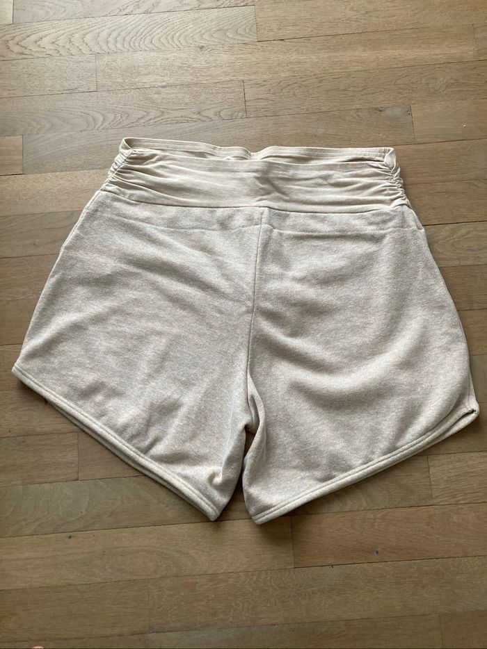 Short de grossesse - photo numéro 2