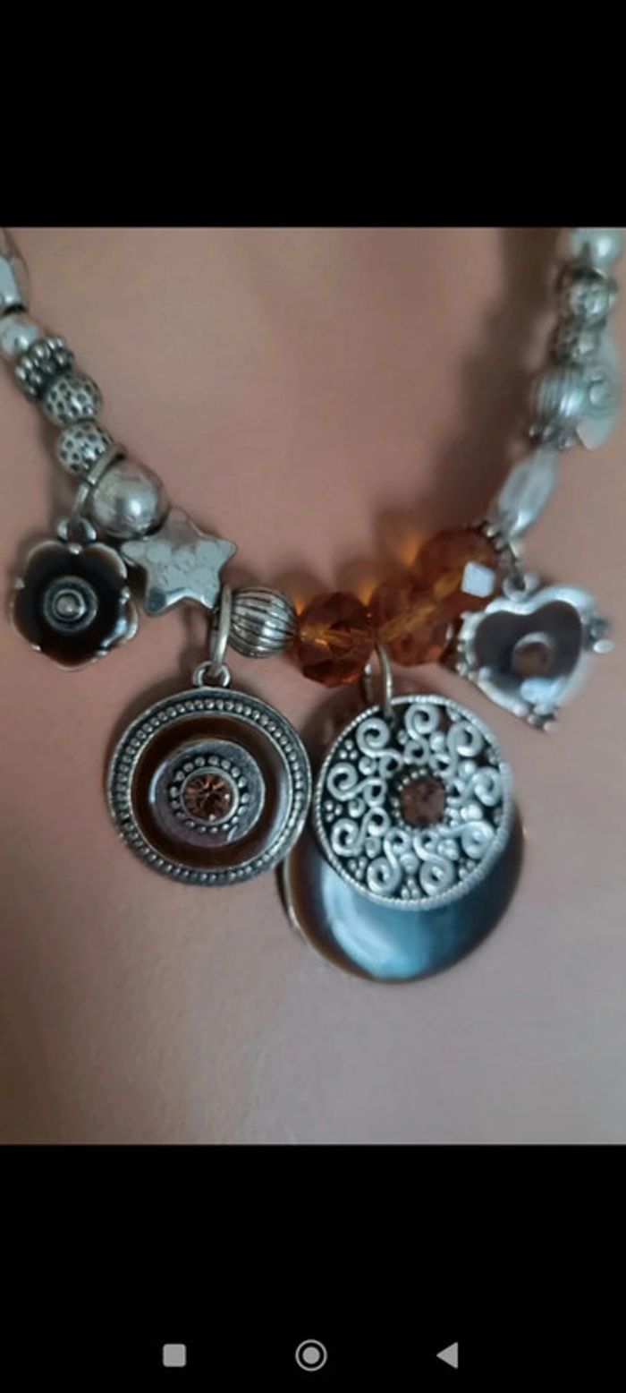 Collier fantaisie à breloques - photo numéro 3