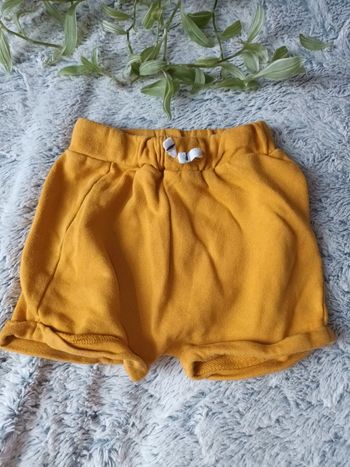 Short jaune 18m