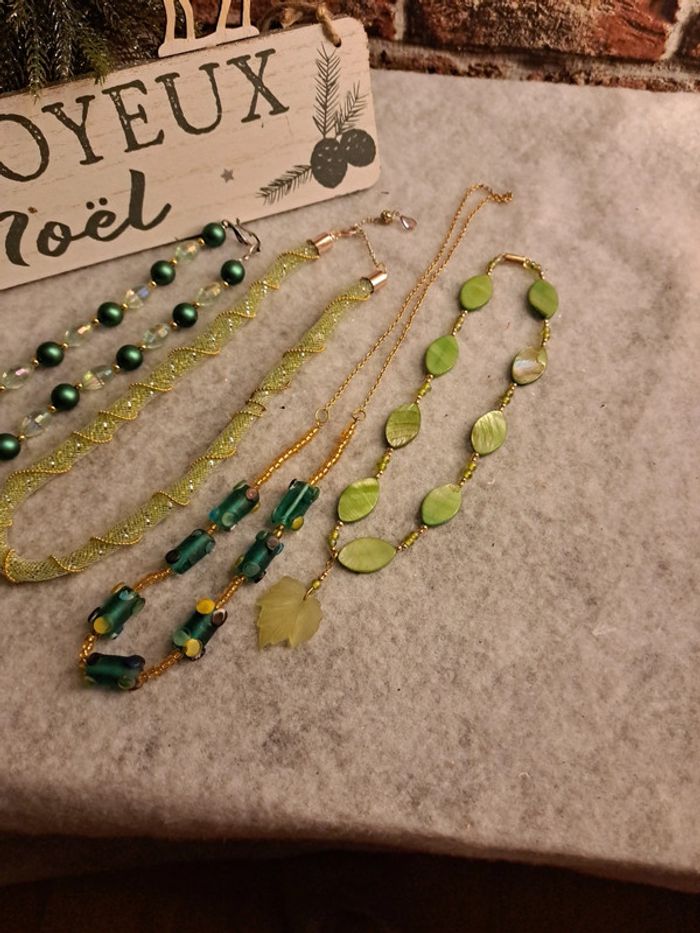 Lot de colliers vert clair vert foncé et doré - photo numéro 3