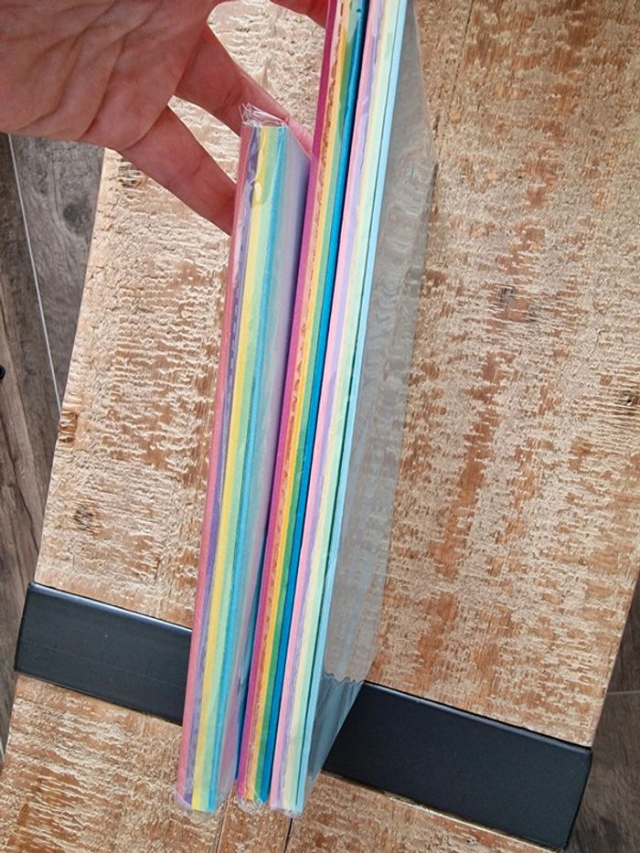 Lots de feuilles de couleur - photo numéro 2