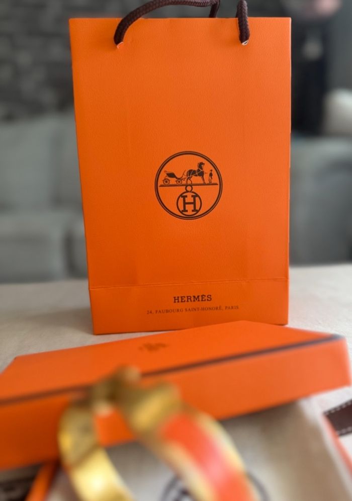 Bracelet Hermès Clic H – Orange & Doré (Neuf avec boîte, étiquette et ruban) - photo numéro 4