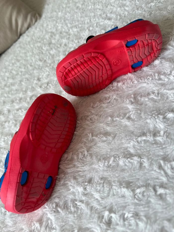 Sandales en plastique Mickey taille 20 - photo numéro 3