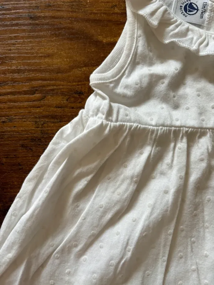 Robe courte blanche avec pois blancs - photo numéro 4