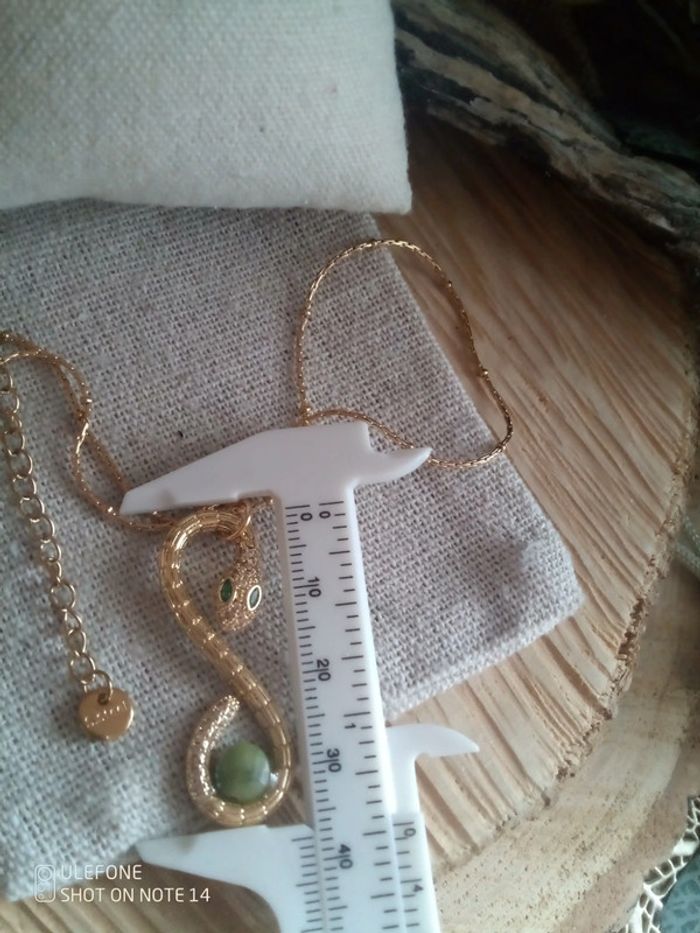 Collier pendentif serpent et pierre de jade vert - photo numéro 3