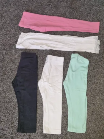 Lot de 5 leggings 3 courts et 2 longs 4 ans
