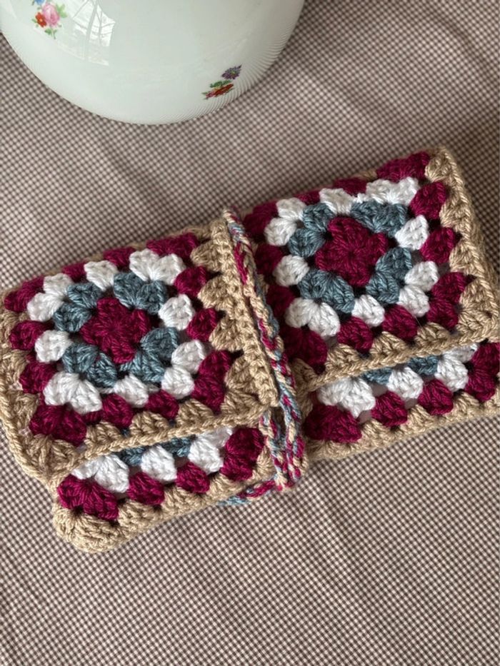 Pochette protège livre, crochet Granny square - photo numéro 2
