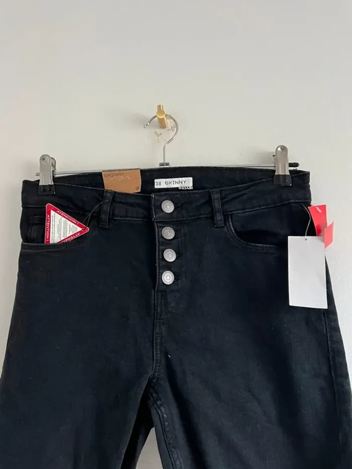 Pantalon Kiabi neuf - photo numéro 3
