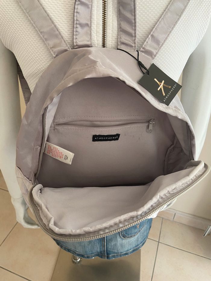 Petit sac à dos argenté - photo numéro 4