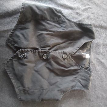 Gilet noir taille 9 mois ( 74 cm)