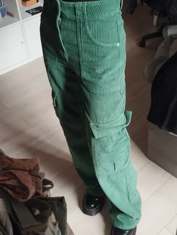 Pantalon côtelé vert