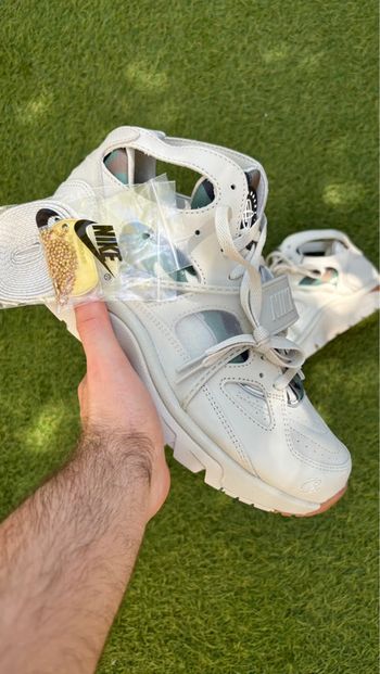 Nike Air Trainer Huarache Corteiz Light Bone chaussures montante blanche