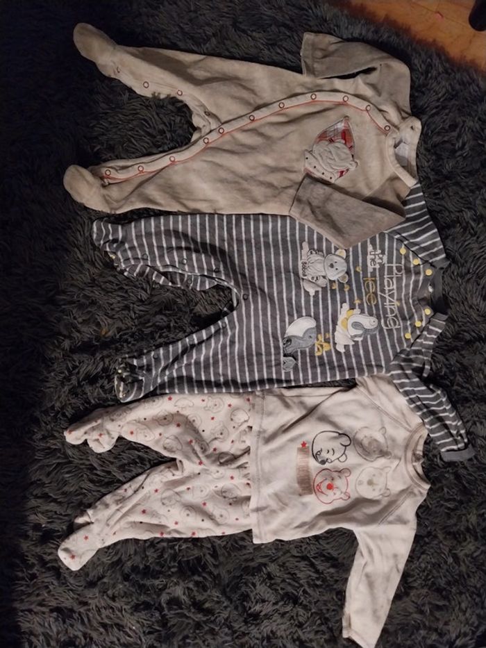 Lot 3 pyjamas 18 mois