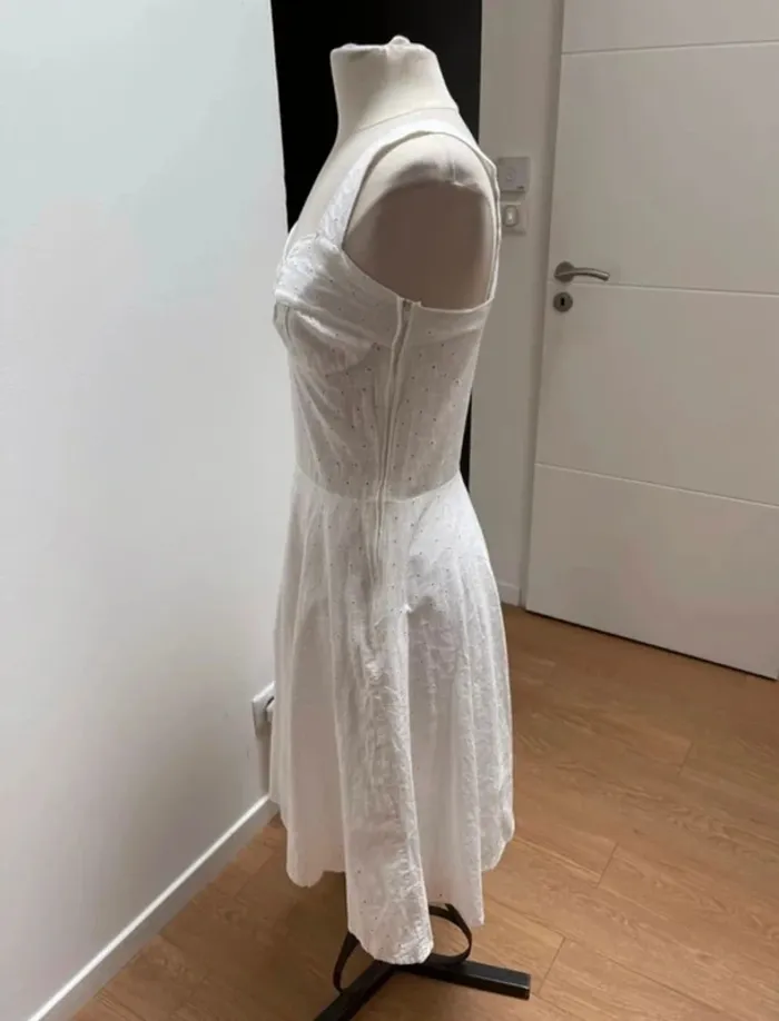 Superbe Robe vintage en coton dentelle anglaise 🌸 - photo numéro 5