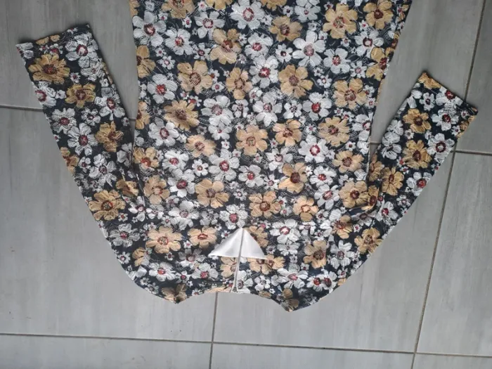 Robe effet dentelle florale VEGAS Taille M - photo numéro 3