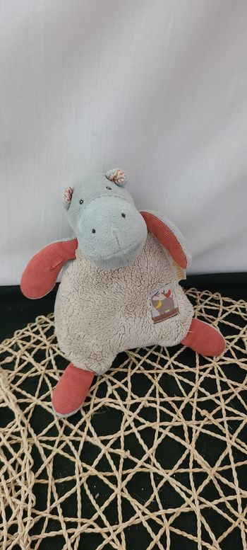 Doudou hippopotame MOULIN ROTY Les Papoum hochet grelot beige bleu 19 cm