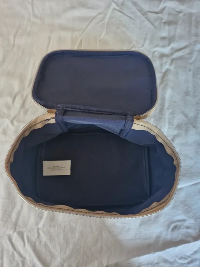 Trousse de toilette - photo numéro 3