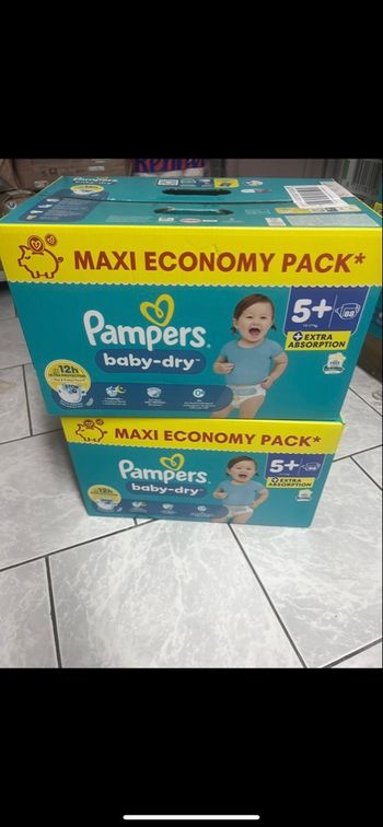 176 couches Pampers taille 5+