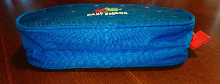 Trousse baby shark. - photo numéro 6