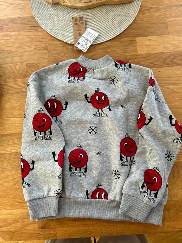 Kiabi - Sweat motif Noël - 8 ans - Neuf - photo numéro 4