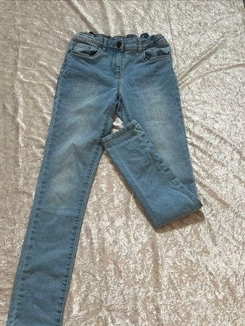 👖 Jeans enfant - Look stylé et confort garanti ! 🌟