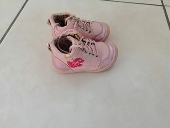 Chaussures t 23