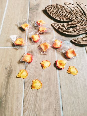 🎊Lot de 2000 pétales de roses oranges en tissu pour décoration événements Neuves