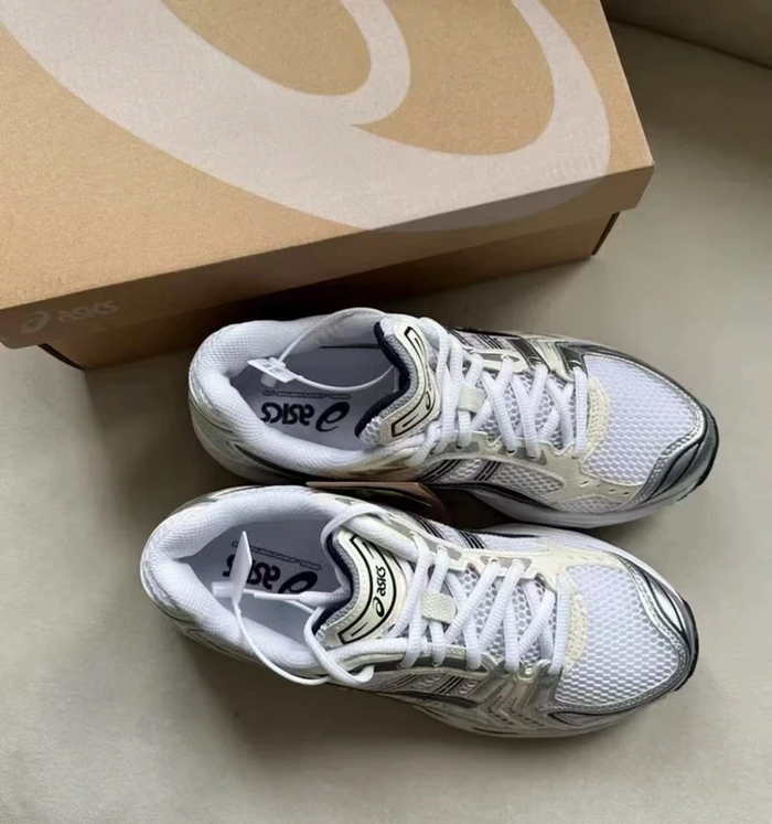 ASICS Gel-Kayano 14 taille 41.5 - photo numéro 5