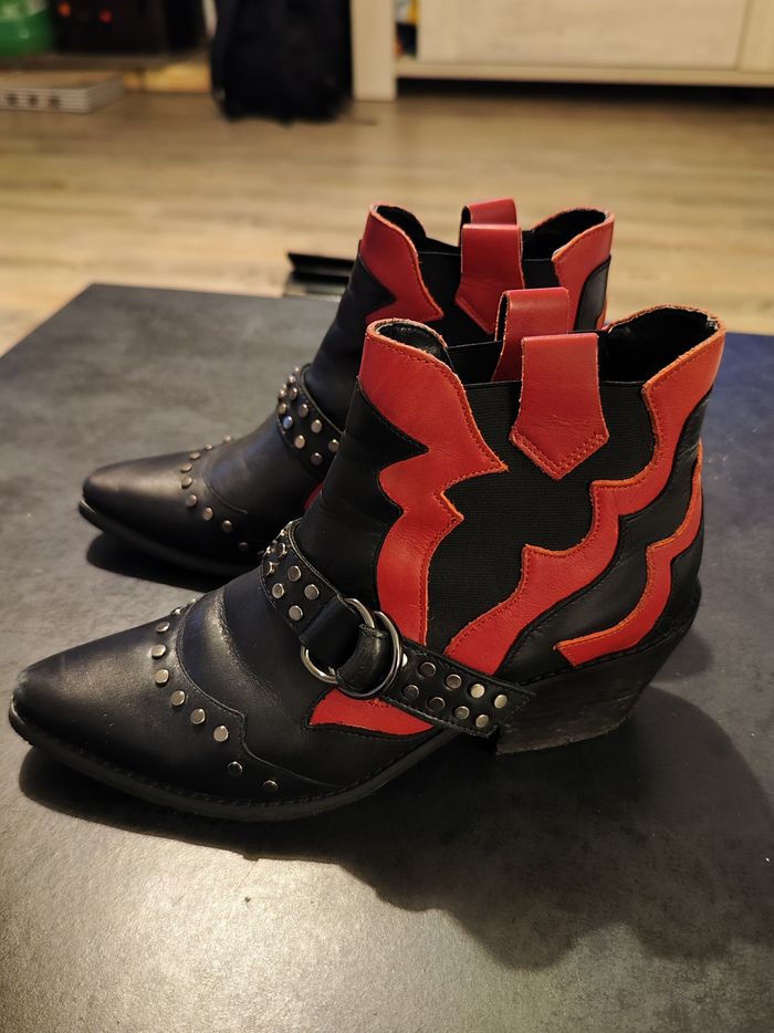 Bottines cuirs originales